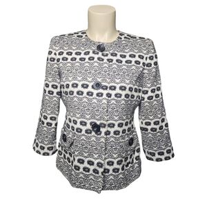 Kasper Womens 3/4 sleeve blazer with shoulder pads.